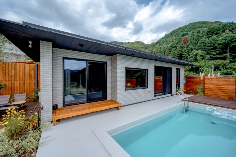 외부전경 + 주차장 (11).jpg